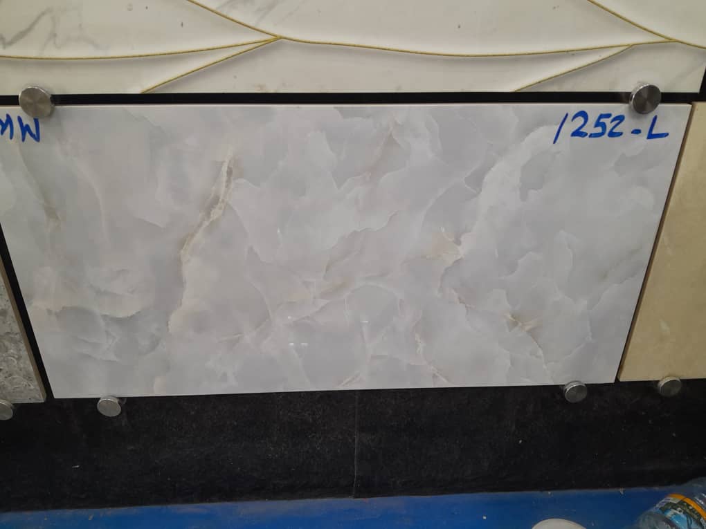 Nyota Ziwa, 30×60 cm