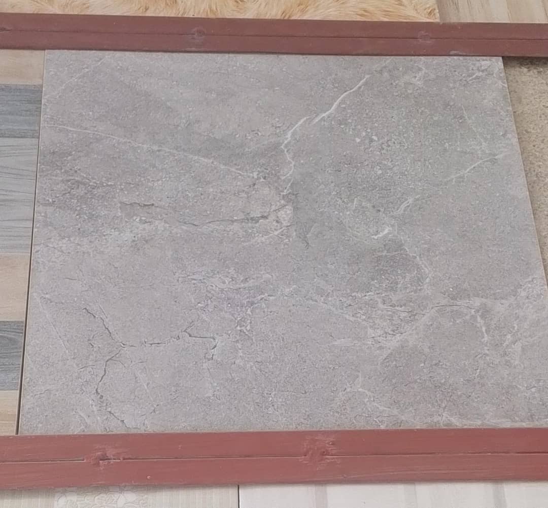 Maridadi Mvua, 60×60 cm